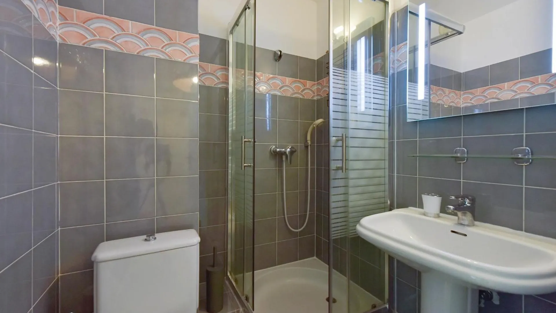 2-Br Quiet Location Near The Beach Cannes