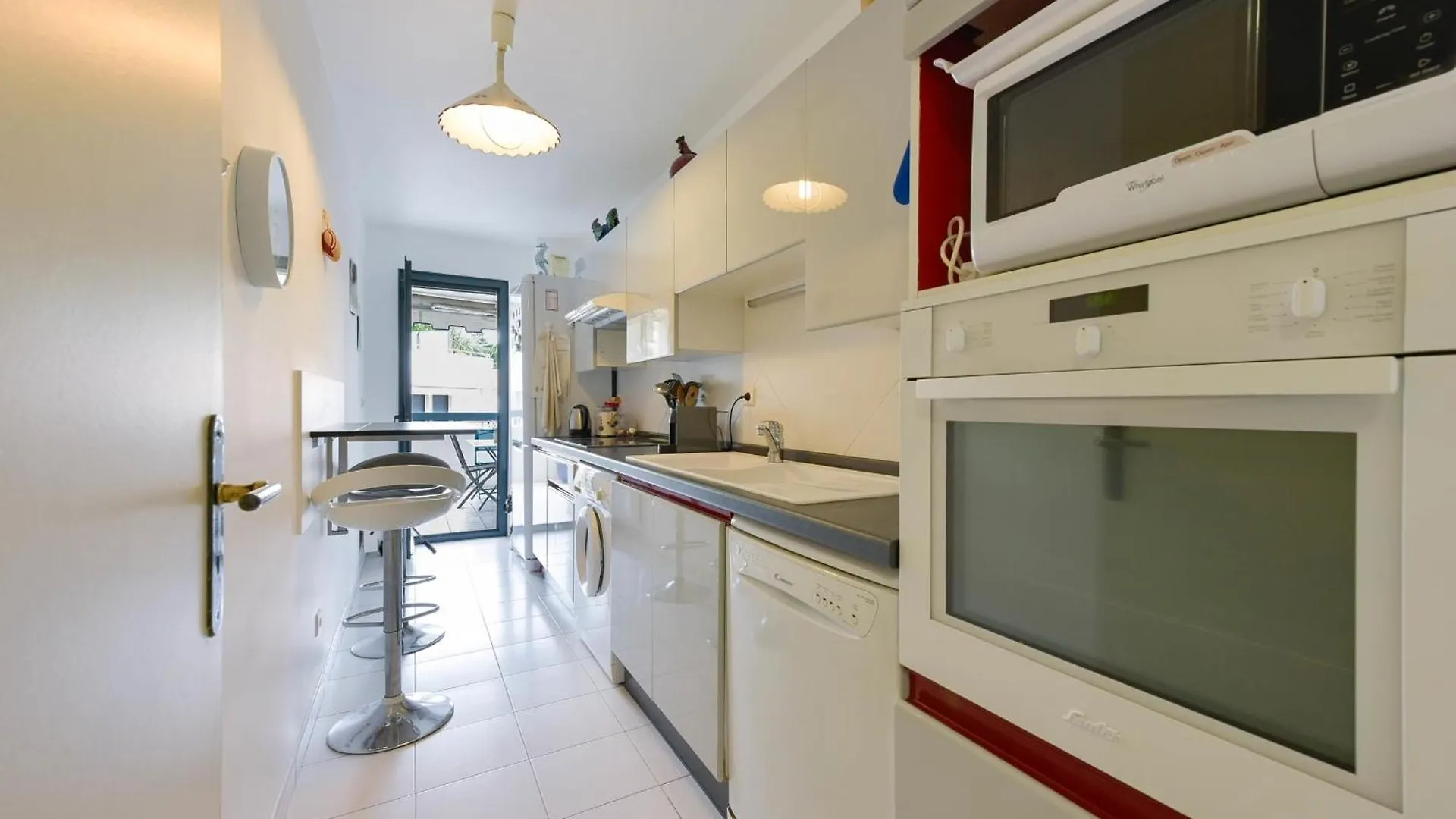 Lägenhet 2-Br Quiet Location Near The Beach Cannes